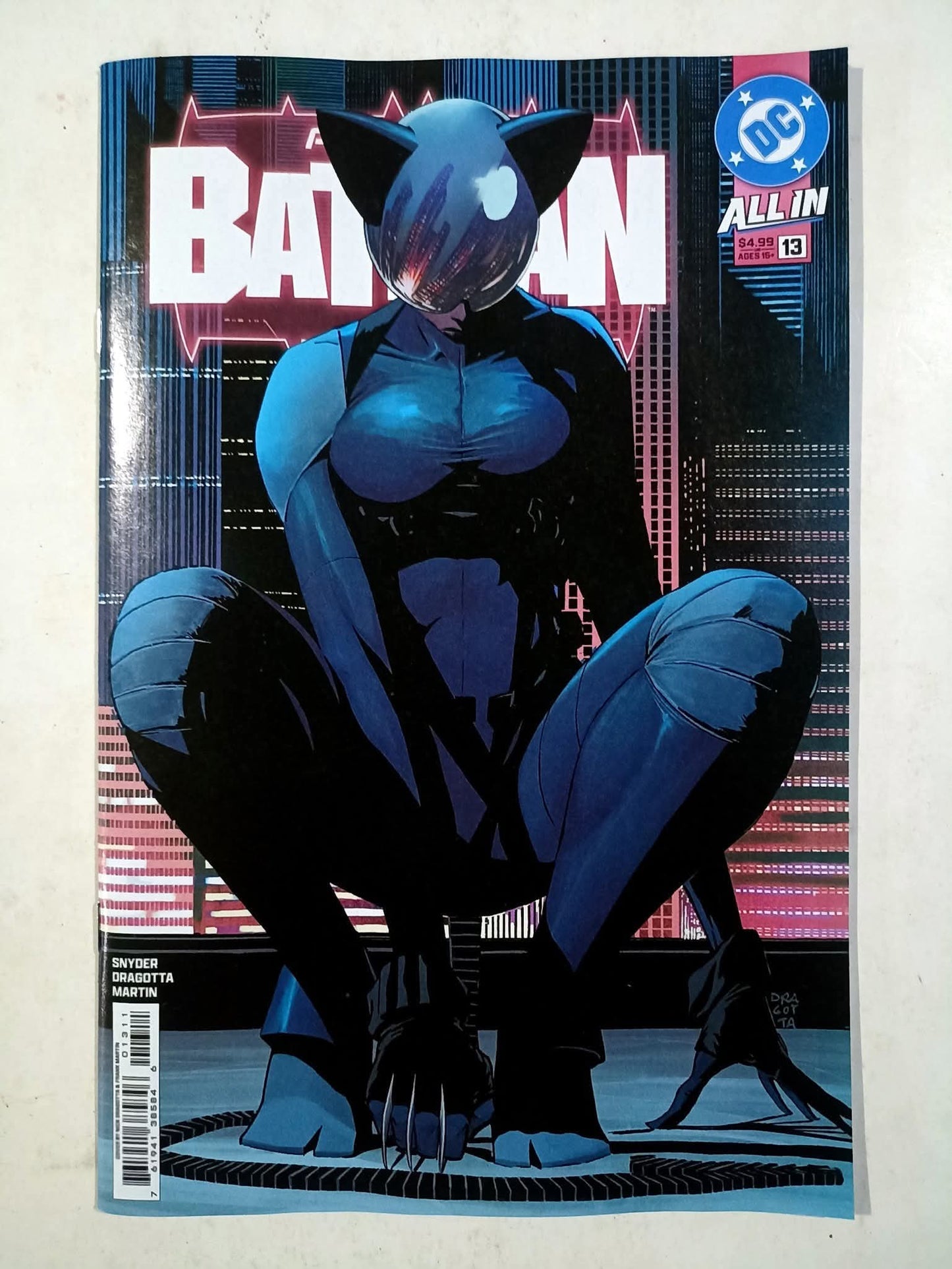 Absolute Batman #13 DC All In

Nick Dragotta Cover 


🔑 Aparición Completa de Absolute Catwoman. 

🔑 Aparición Completa de Absolute Harley Quinn.